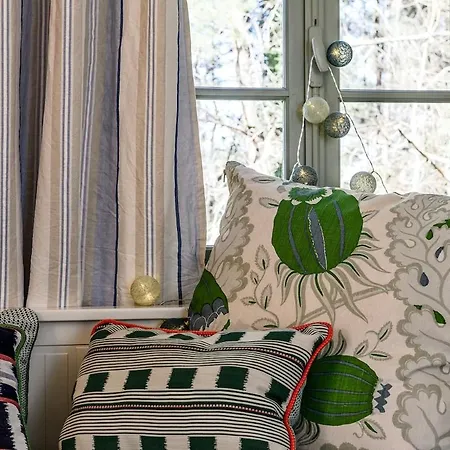 Romantic Dovecot Near Germain De Belves Nyaraló *