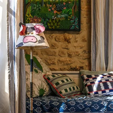 Romantic Dovecot Near Germain De Belves Nyaraló