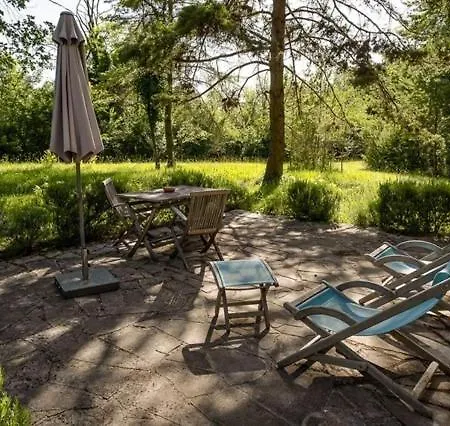 Σπίτι διακοπών Romantic Dovecot Near Germain De Belves *