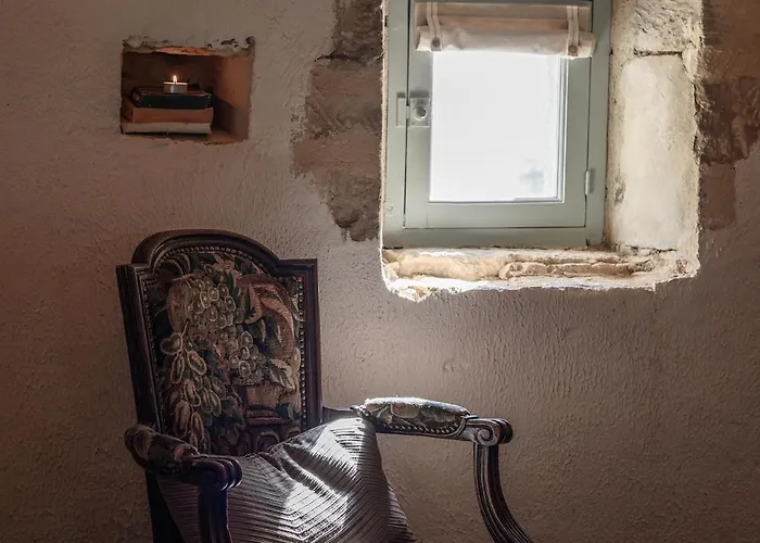 Romantic Dovecot Near Germain De Belves * Saint-Germain-de-Belvès