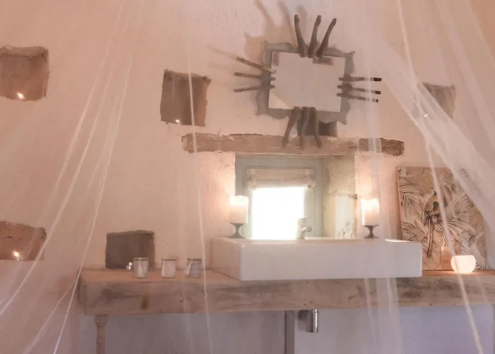 Romantic Dovecot Near Germain De Belves